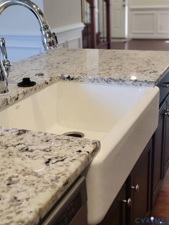 Foto del edificio - 7386 Pebble Lake Dr