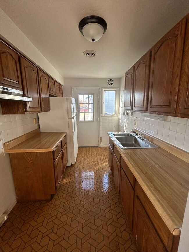 Building Photo - 313 Corwin Ln