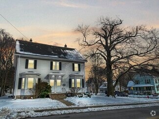 Building Photo - 47 Elm St