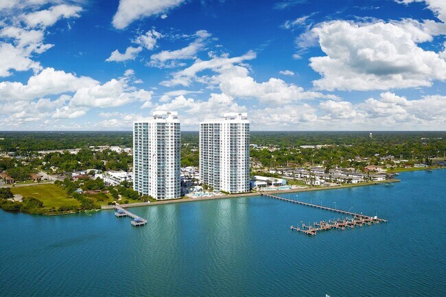 Foto del edificio - 231 Riverside Dr