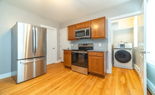 Building Photo - 362 Soundview Ave