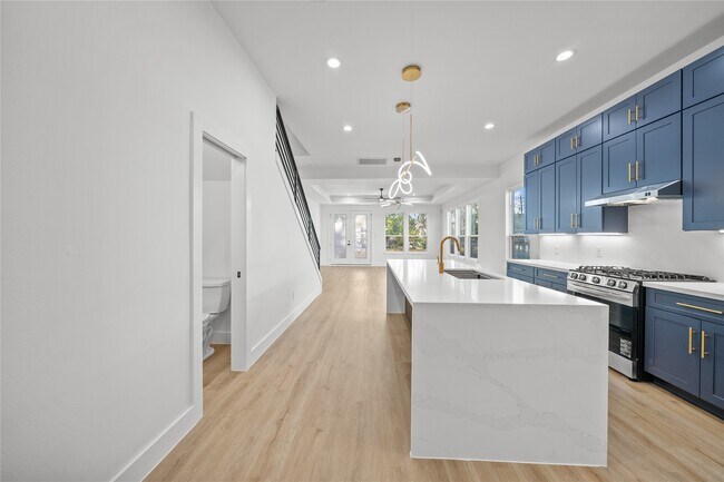 Foto del edificio - 4323 Rogers St