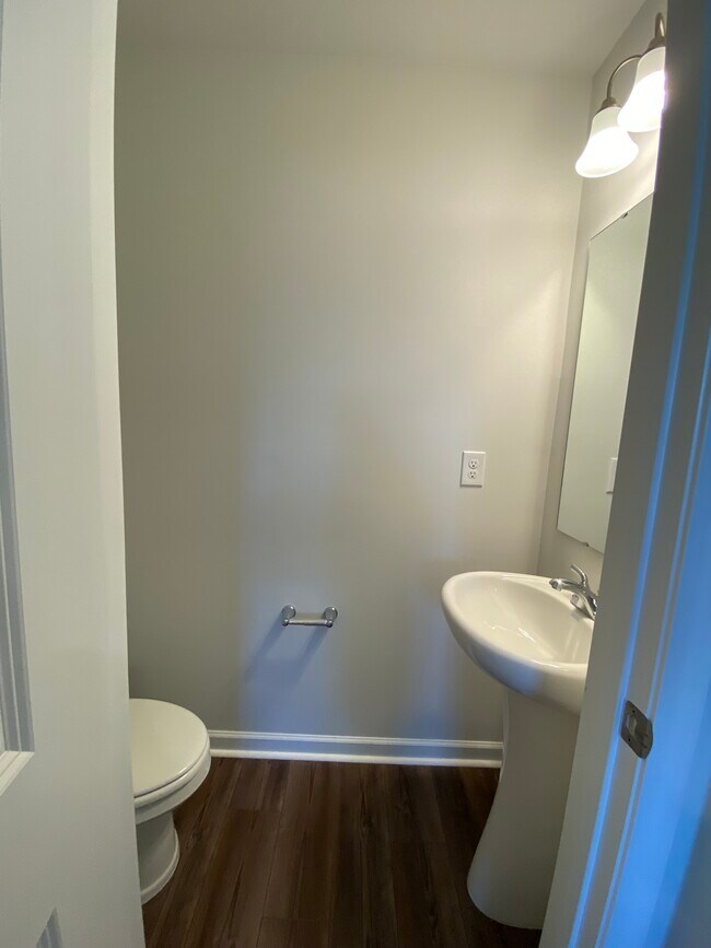 Building Photo - 464 Grantham Ct