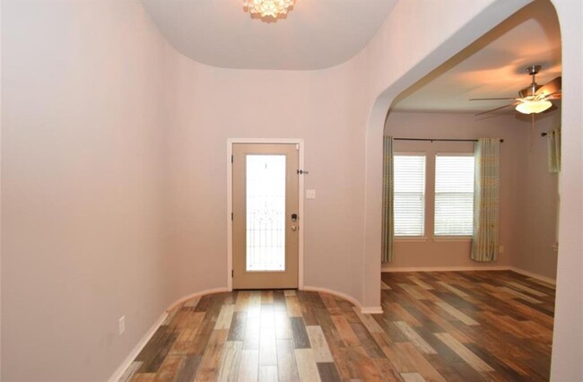 Foto del edificio - 10007 Blissfull Valley Ln