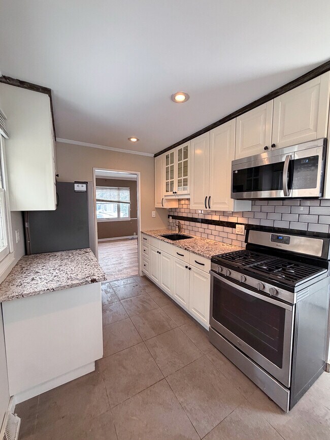 Kitchen - 223 S May St