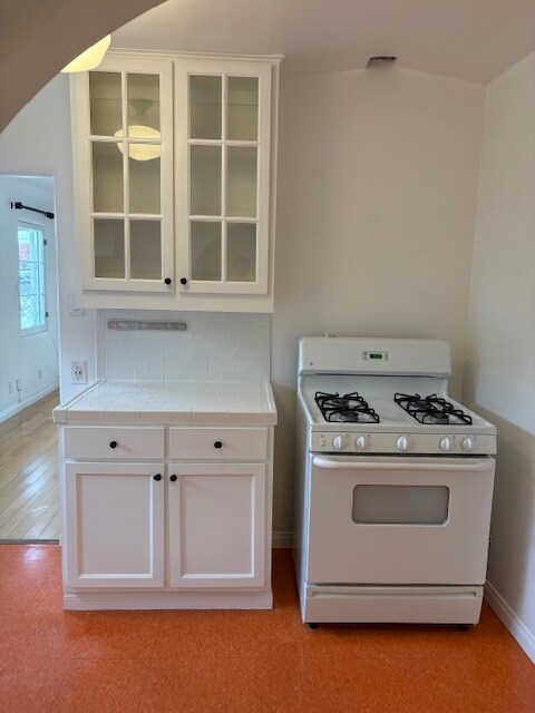 Folleto de CBRE del 30/05/2018 - 1722 Redcliff St