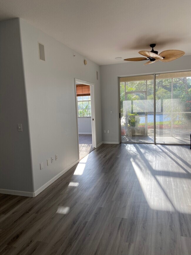Building Photo - 8370 Wingate Dr