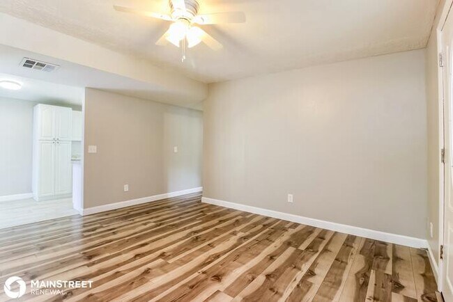 Foto del edificio - 1201 E Camellia Dr, Brandon, FL 33510