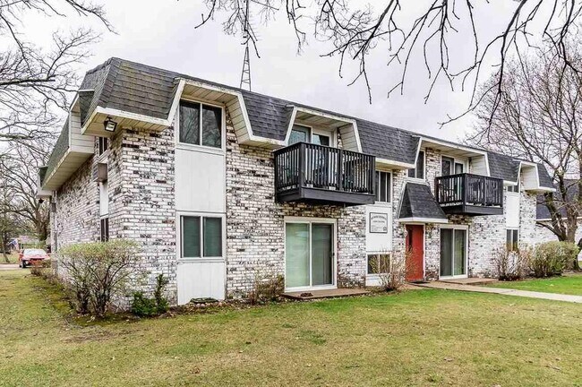Building Photo - West Wood Apartments