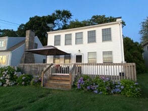 Building Photo - 142 Old Black Point Rd