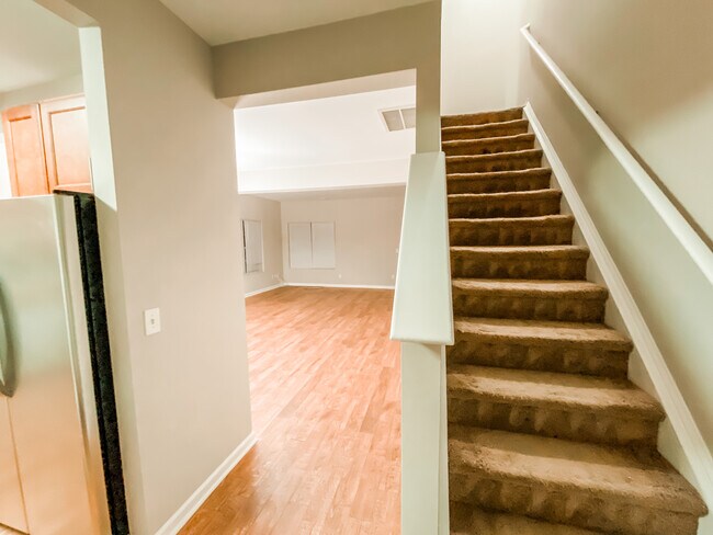 Building Photo - 112 Parkerson Ln