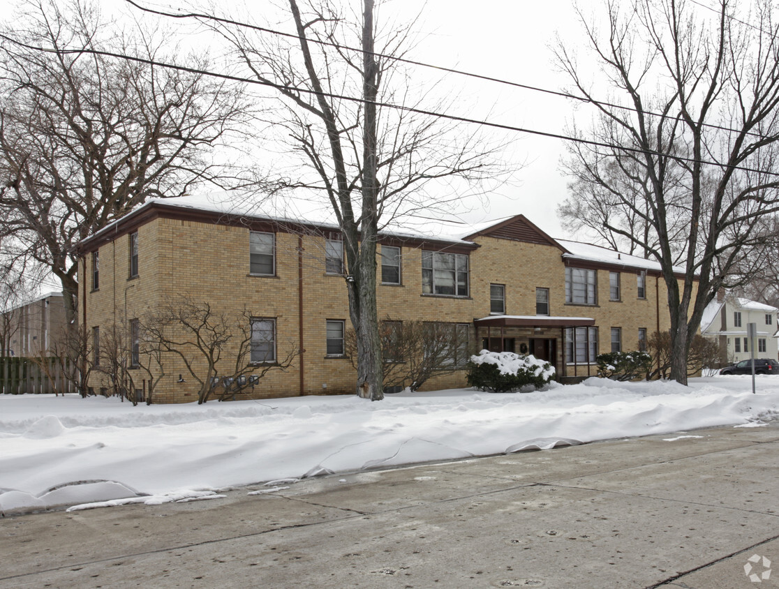 Primary Photo - 425 W 6th St
