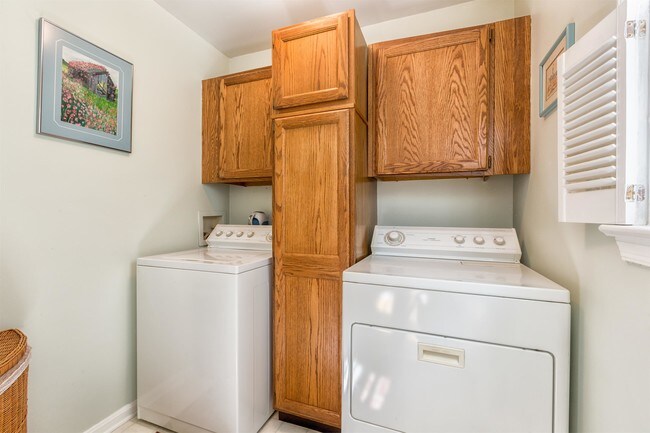 Building Photo - 2102 Salt Kettle Way