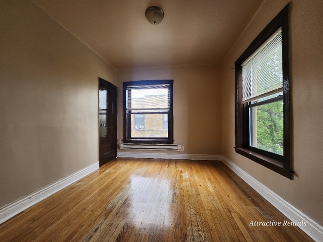 Foto del edificio - 5716 W Race Ave