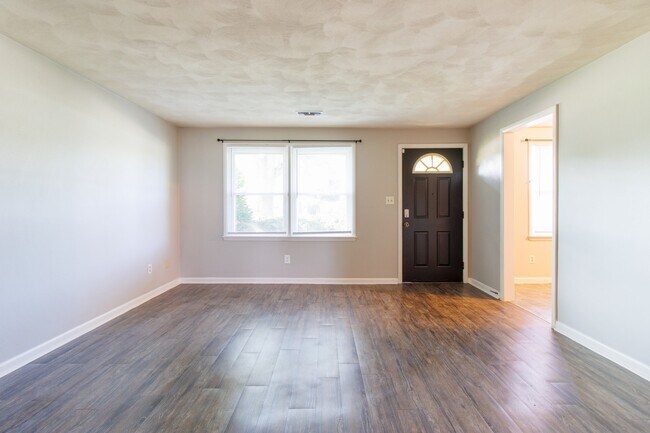 Building Photo - 706 Mellen Dr