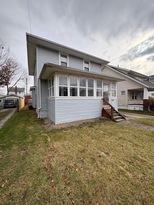 Foto del edificio - Three bedroom 1 1/2 bathroom home for rent