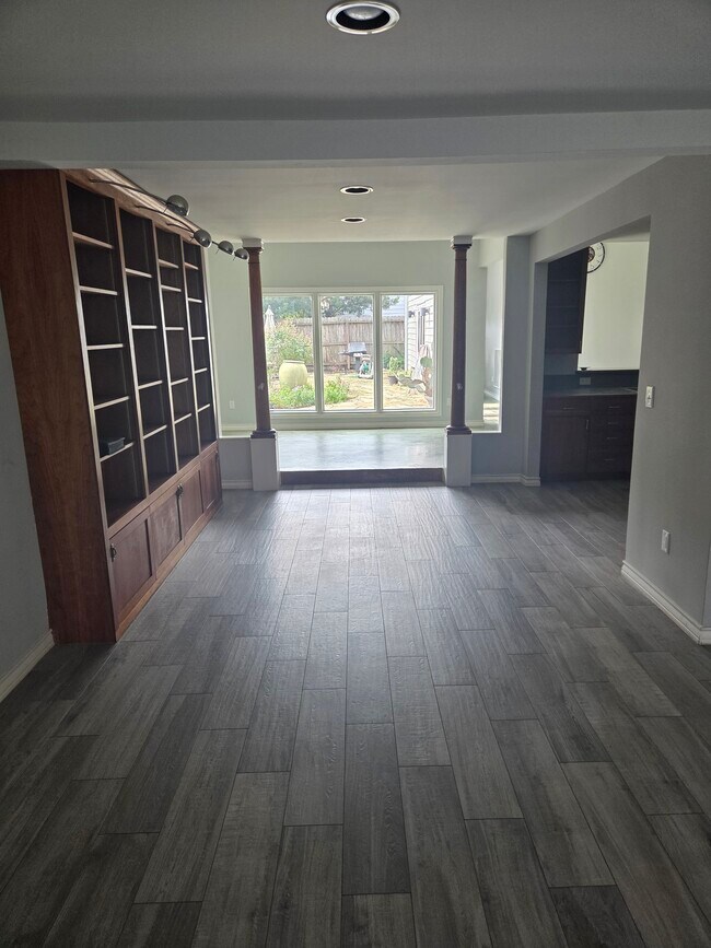 Zona de comedor - 4531 Palmetto St