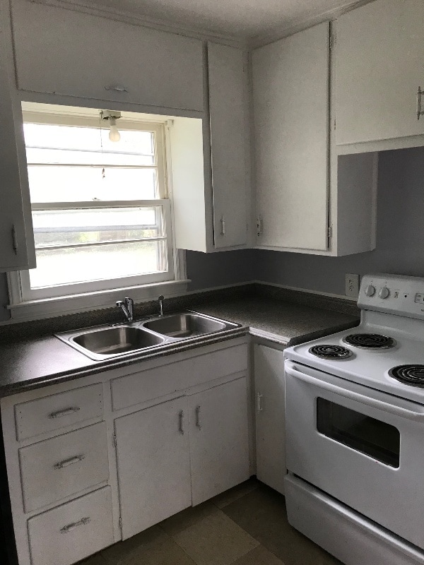 Primary Photo - 2250 N Estelle St