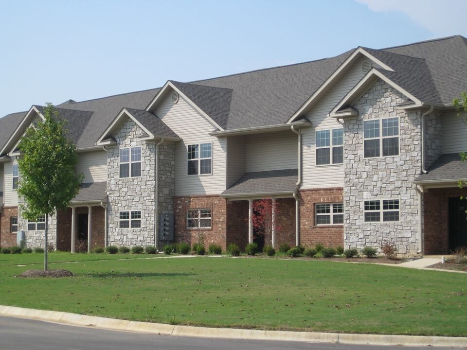 Building Photo - 2729 E Nettleton Ave