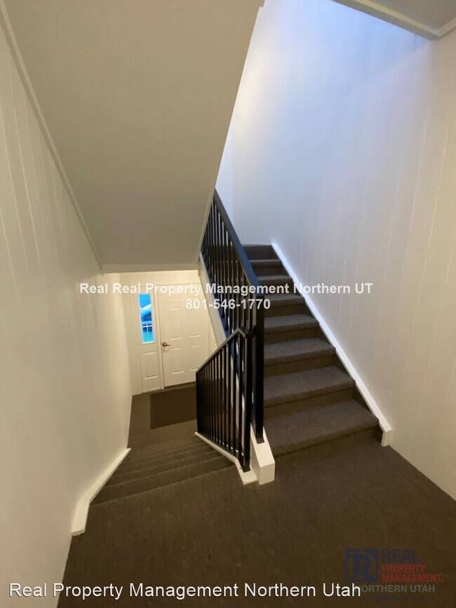 Building Photo - 2 br, 1 bath House - 3003 Taylor Ave #5