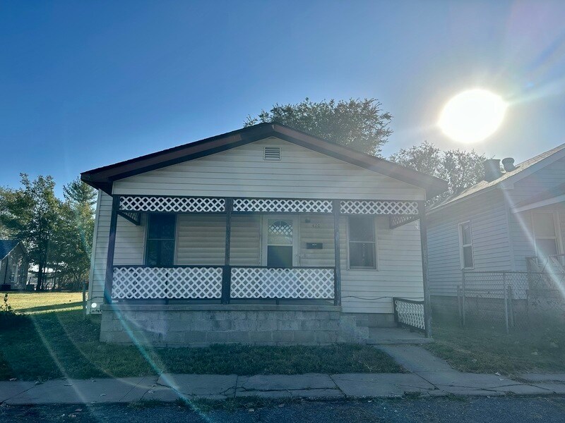 Primary Photo - 420 Church St