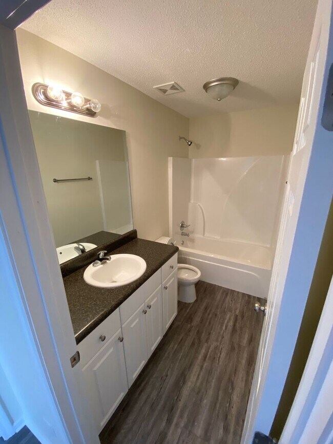 Foto del edificio - 133 Twelve Oaks Ct
