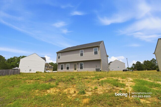 Foto del edificio - 163 Goodall Woods Dr