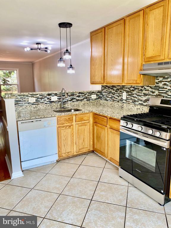 Building Photo - 4863 Benecia Ln