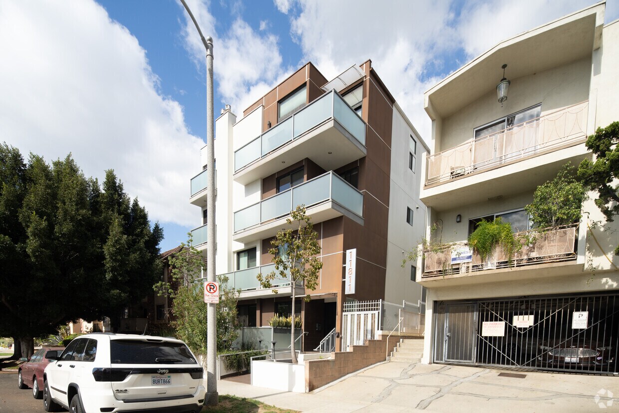 Primaria - 11811 Kiowa Ave