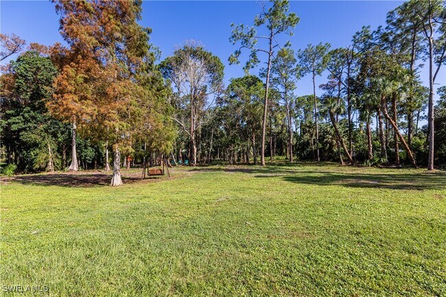 Foto del edificio - 3511 17th Ave SW