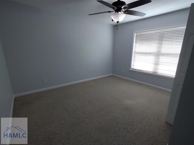 Building Photo - 306 N Main St