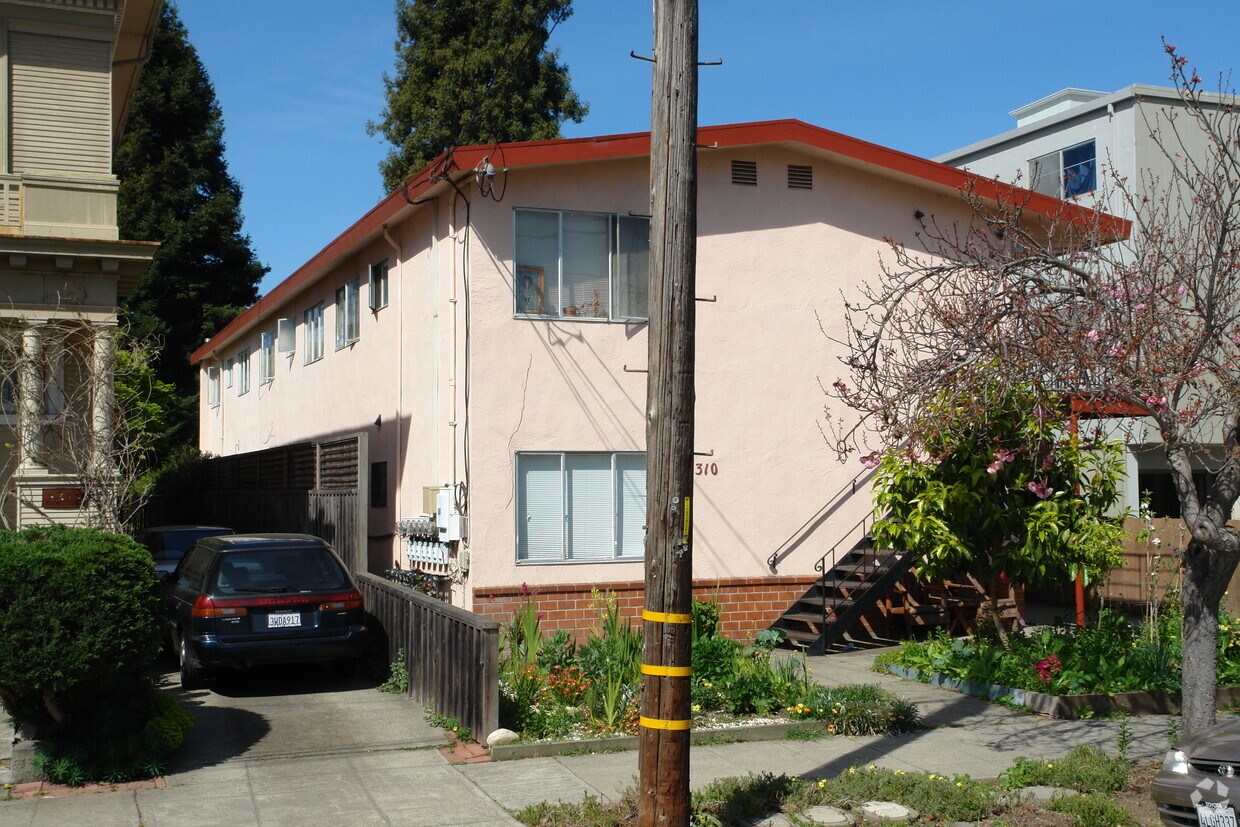 Foto del edificio - 2310 Roosevelt Ave