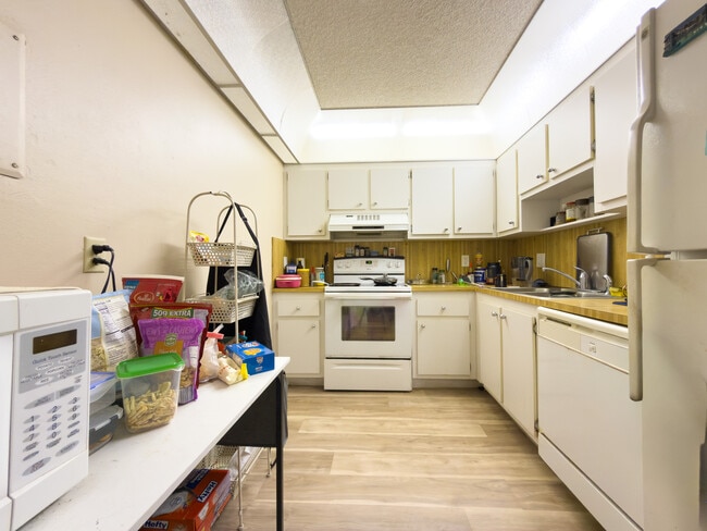 Building Photo - 919 Hillcrest Dr