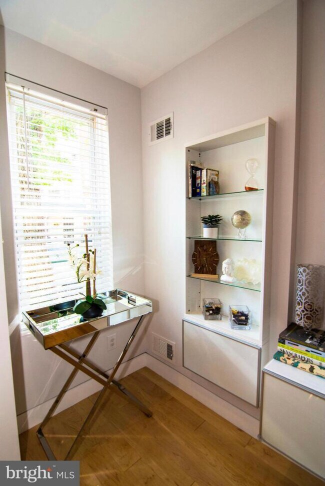 Photo - 606 14th Pl NE (Washington, DC) Townhome