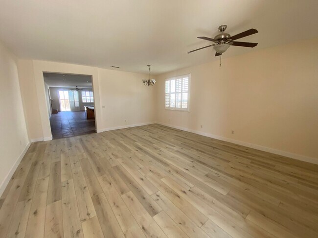 Foto del edificio - Hesperia/Oak Hills 4 bedroom