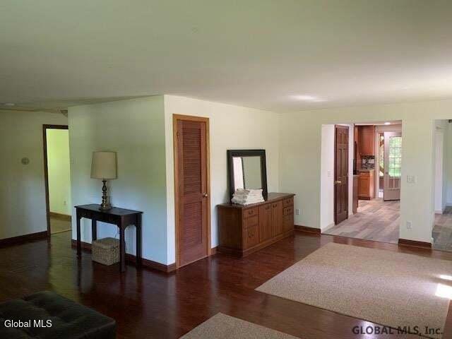 Foto del edificio - 650 Rock City Rd