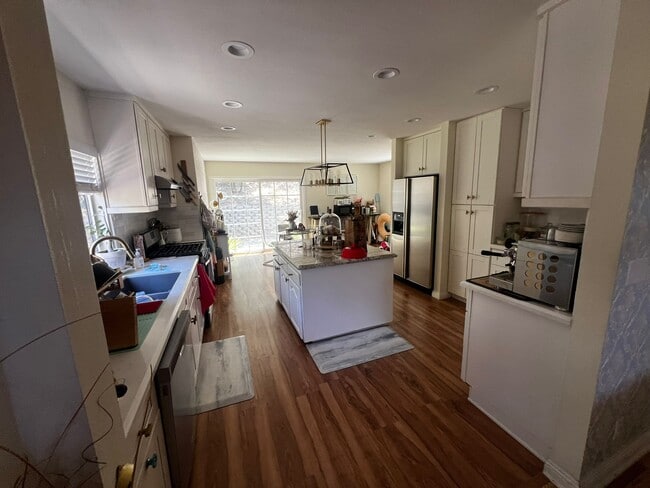 Building Photo - 23328 Alamos Ln