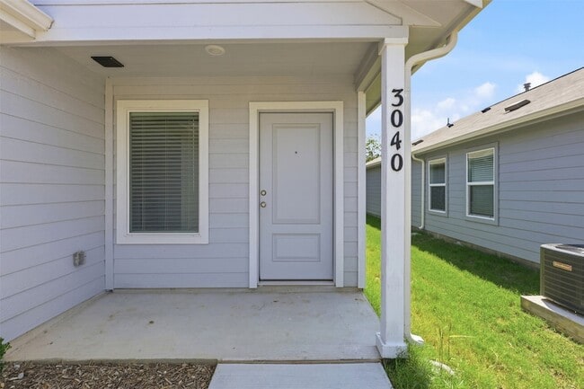 Building Photo - 3040 Campeiro Ave