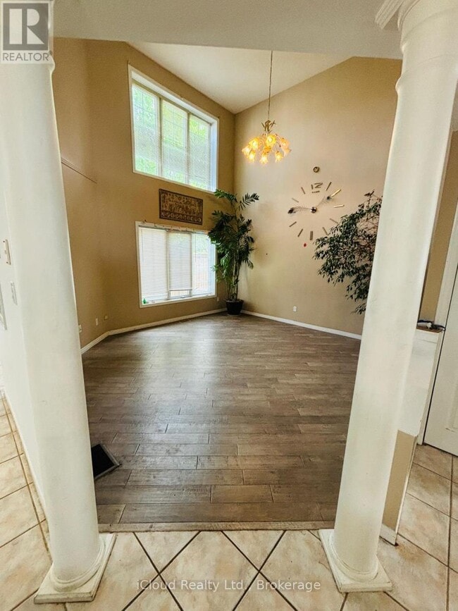 Building Photo - 65 Periwinkle Way