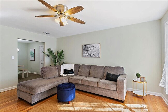 Foto del edificio - 8633 Emerald Isle Cir S