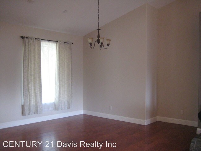 Building Photo - 4 br, 3 bath House - Lawrence Way 17067