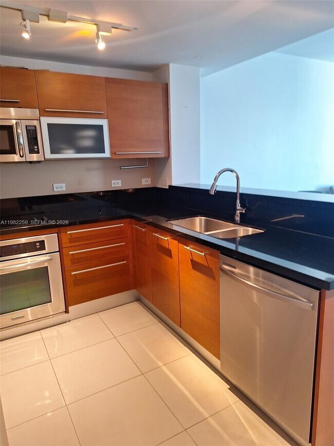 Building Photo - 253 NE 2nd St