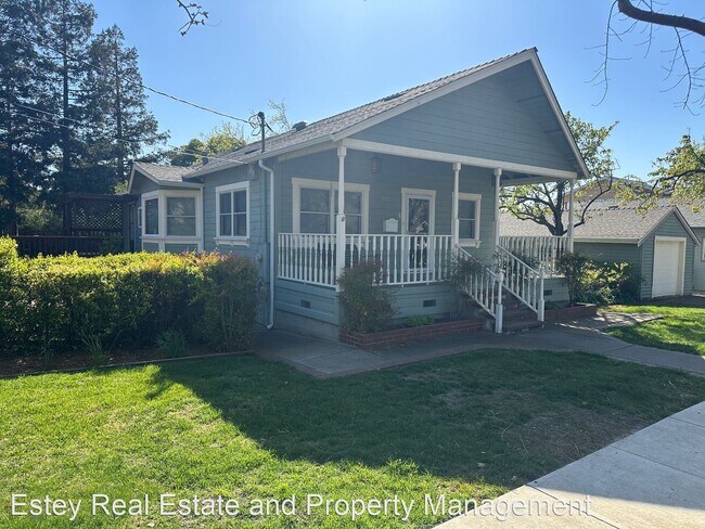 Building Photo - 3 br, 2 bath House - 590 East J Street