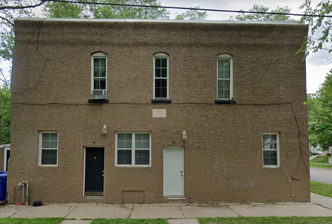 Building Photo - 559 Charles Ave