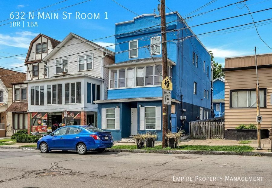 Foto principal - 632 N Main St