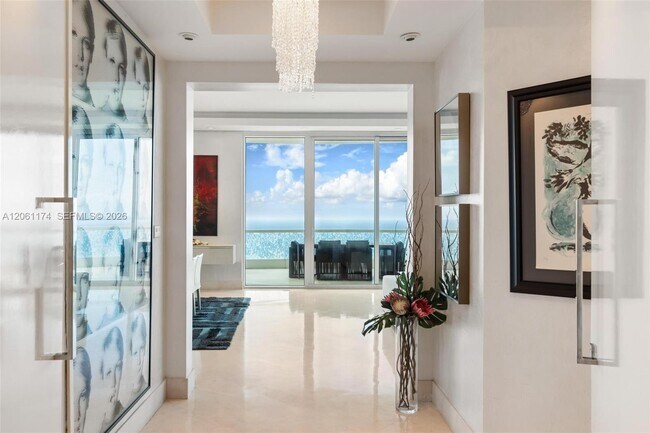 Foto del edificio - 16051 Collins Ave