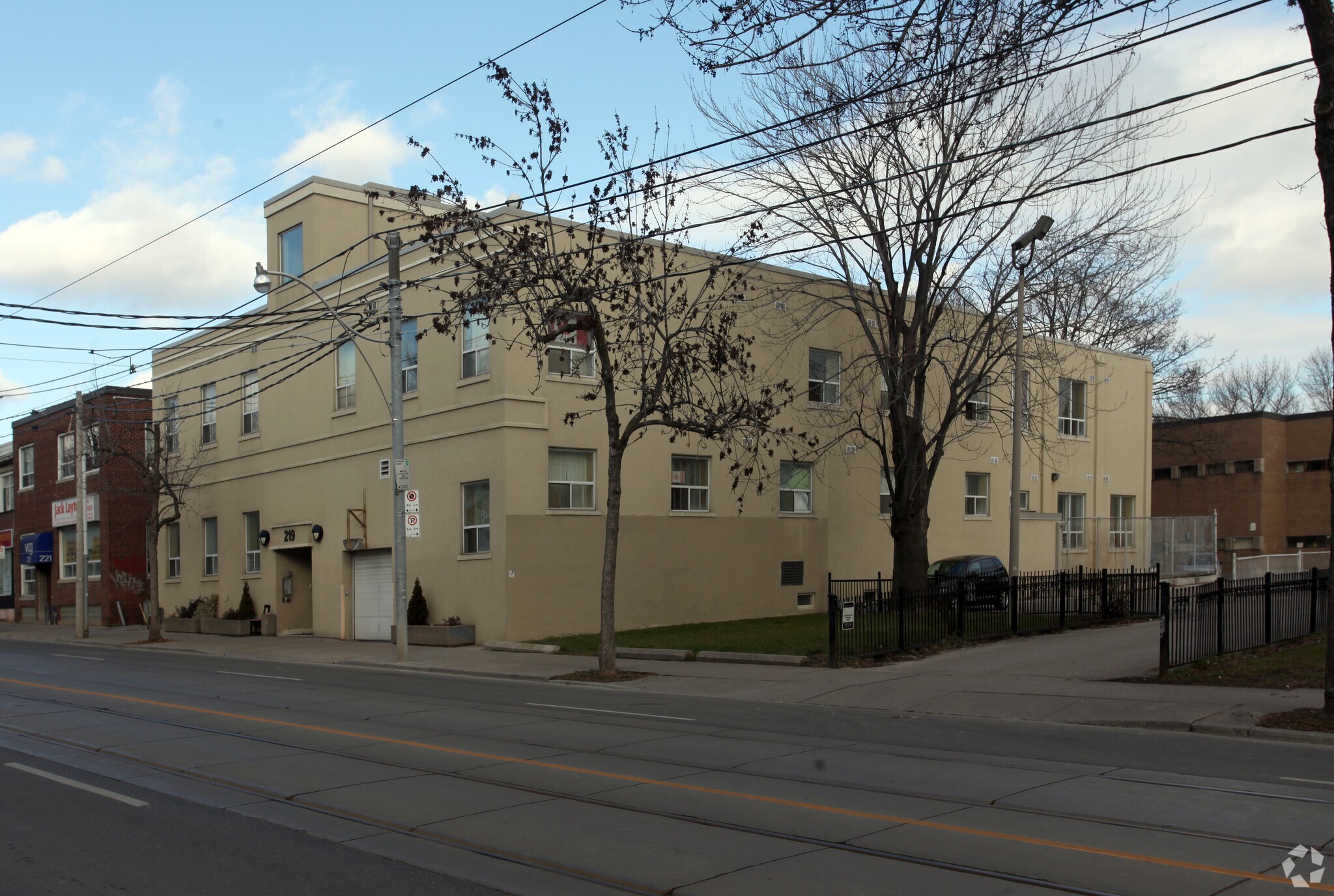 219 Broadview Ave, Toronto, ON M4M 2G3 Apartments - 219 Broadview Ave ...