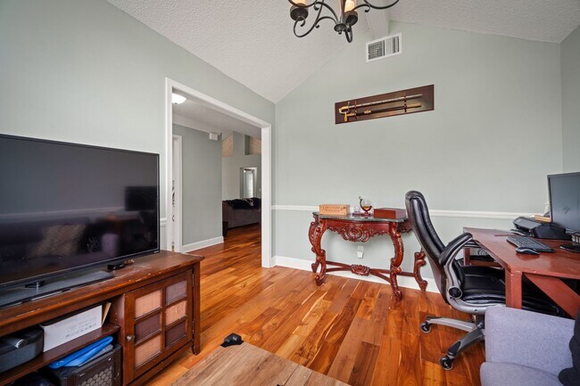 Foto del edificio - Mandarin Home with 3 bedroom PLUS an offic...