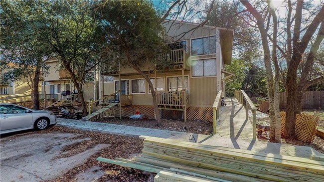 Building Photo - 1214 Holik Dr