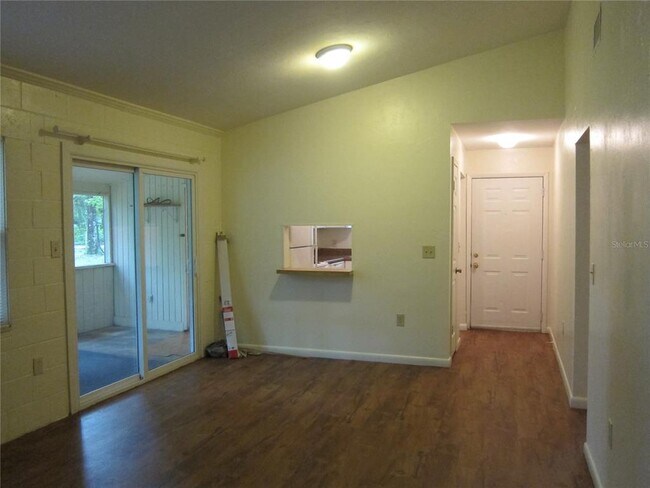 Building Photo - 202 NE 7th Pl